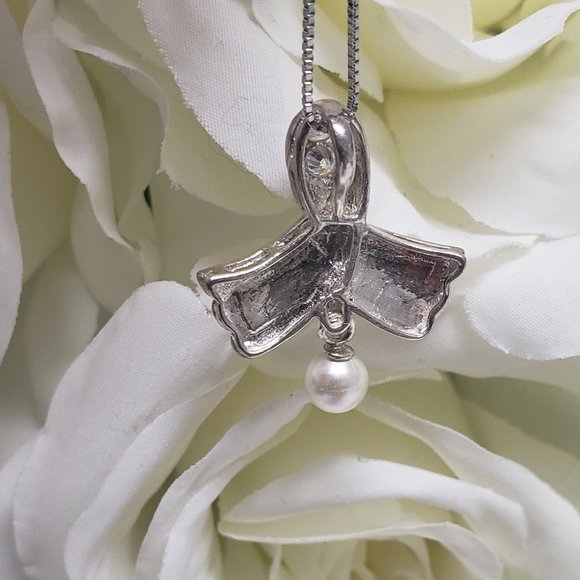 Elegant Pearl Pendant Necklace in 925 Silver - Picture 3 of 4